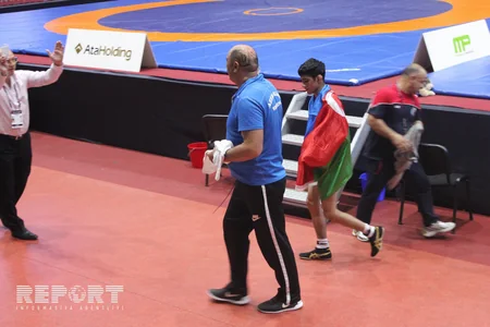 Azərbaycanın daha iki güləşçisi Avropa çempionatında qızıl medal qazanıb - FOTO