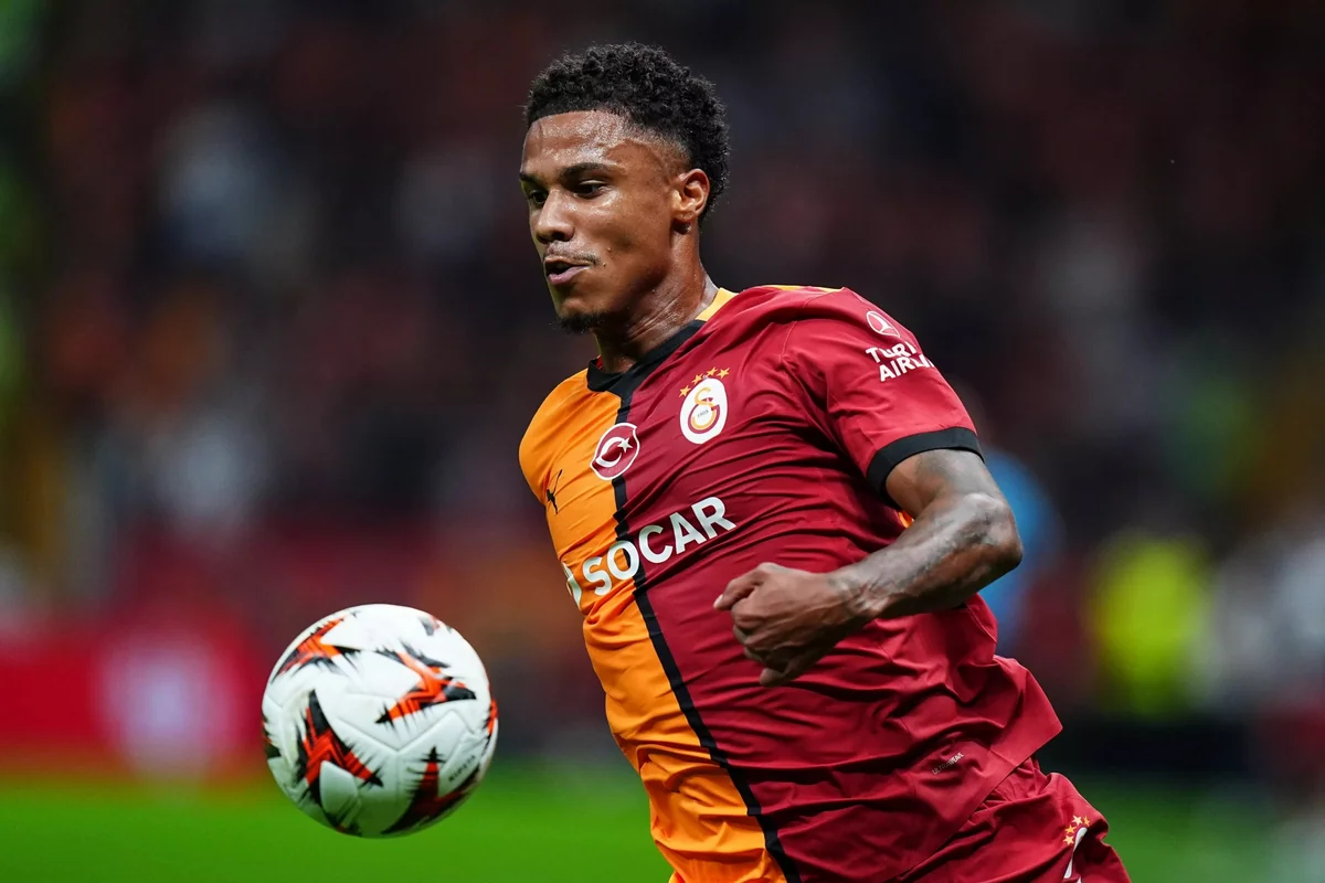 Qalatasarayın futbolçusu zədə səbəbindən 1 ay yaşıl meydanlardan kənar qalacaq