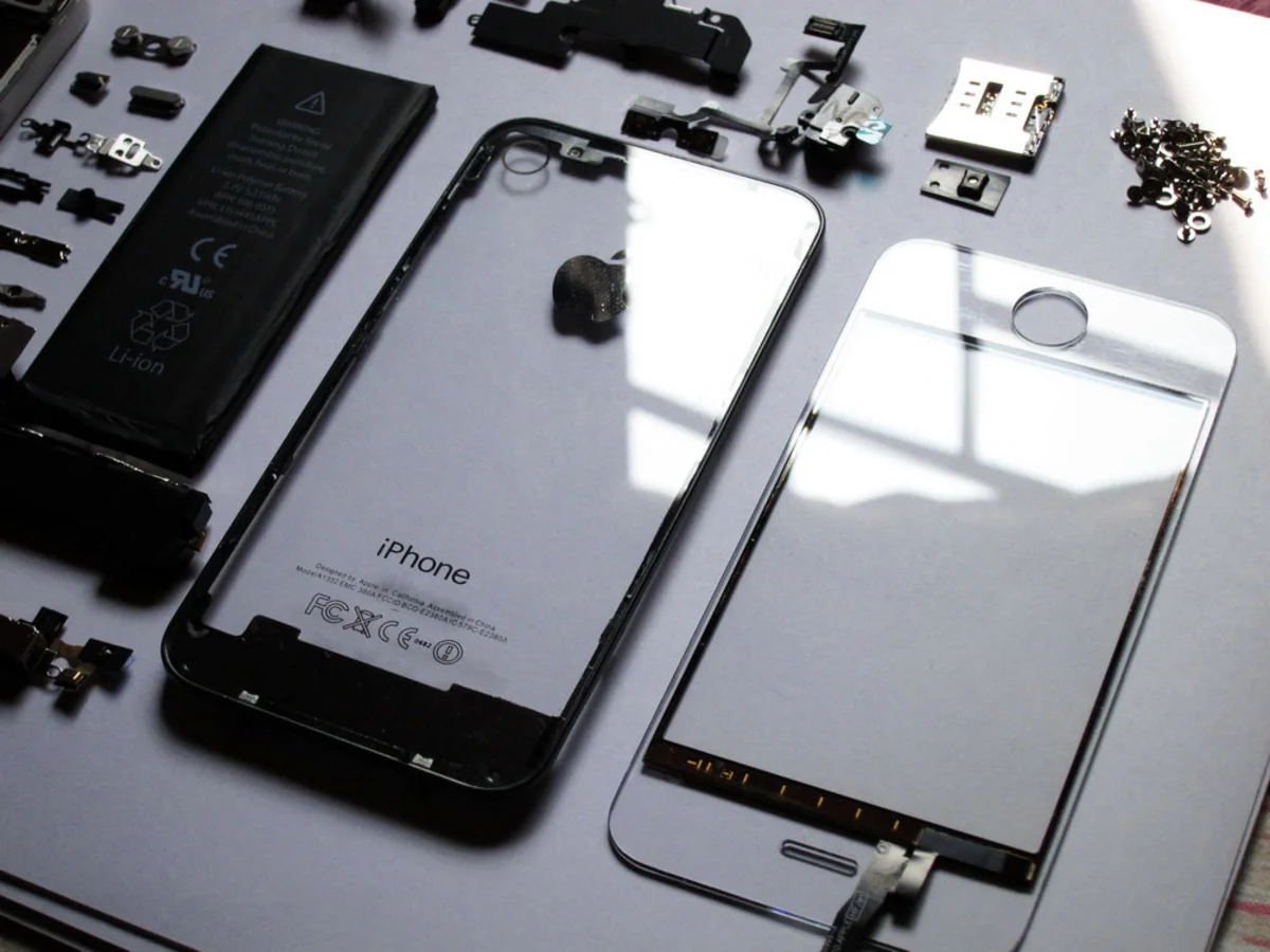 “Apple” smartfonların evdə təmiri üçün avadanlıq satışına başlayır