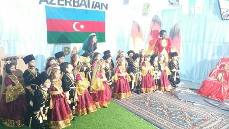 Küveytli şagirdlər Azərbaycanla bağlı tədbirdə iştirak ediblər