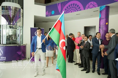 Cüdoçu Elmar Qasımova Azərbaycan bayrağı təqdim olunub - FOTO