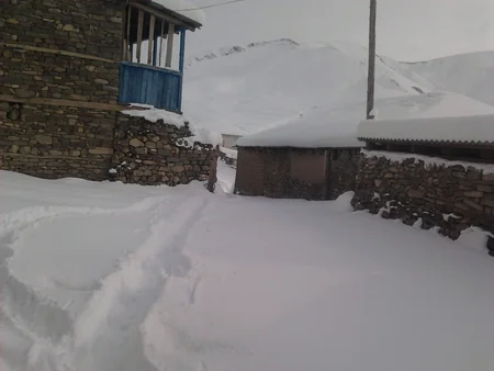 Güclü qar səbəbindən Quba-Xınalıq yolu bağlanıb