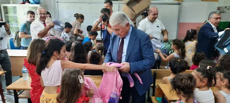 Azərbaycan Türkiyənin zəlzələdən zərərçəkən bölgəsinə 3000 məktəbli dəsti göndərib