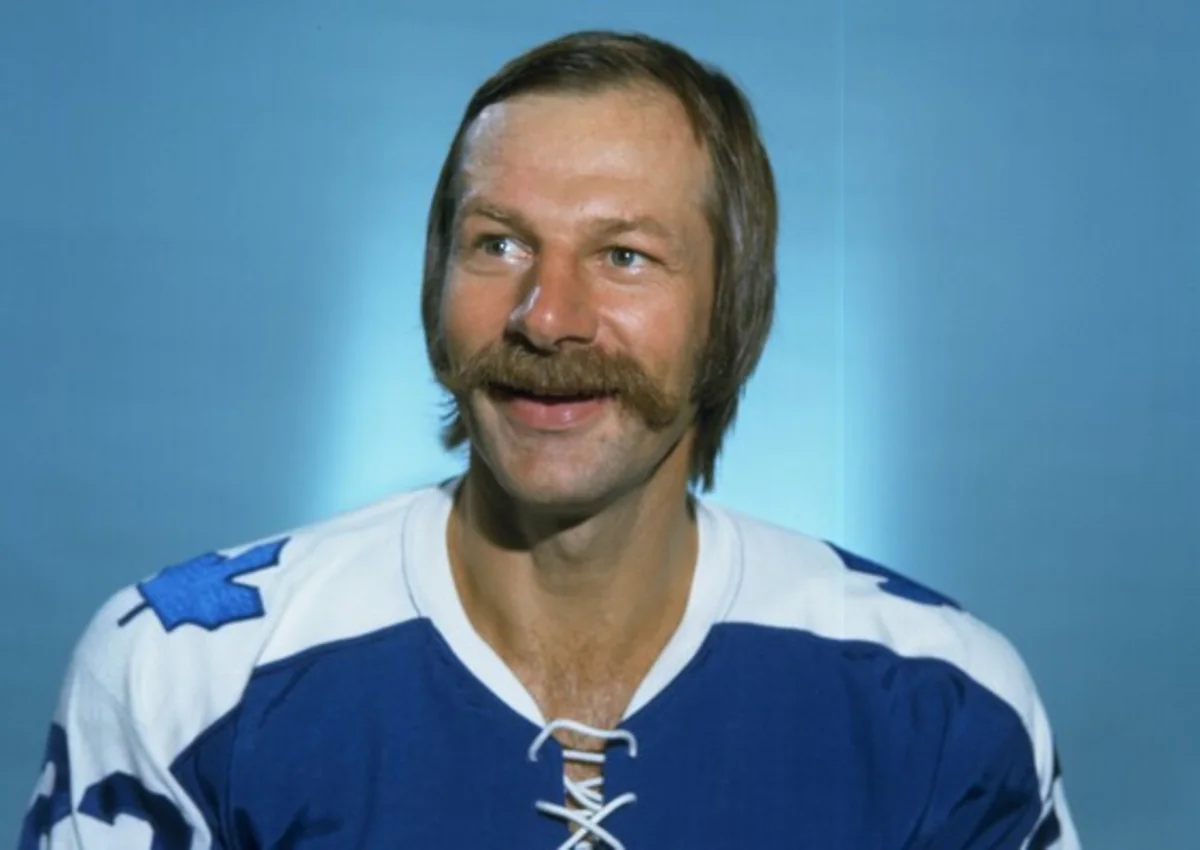 Məşhur xokkeyçi dünyasını dəyişdi