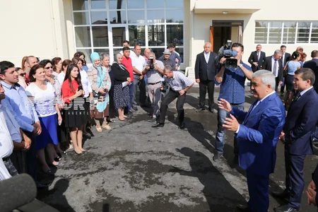 ​SOCAR prezidenti neftçilərə yeni mənzillərin orderlərini təqdim edib