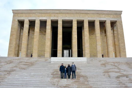 Şəhid baş leytenant Valeh Məmiyevin ailəsi Hulusi Akarın dəvəti ilə Türkiyəyə gedib