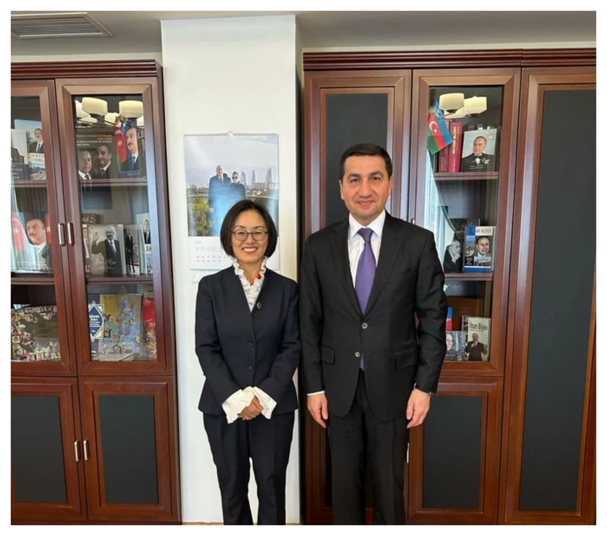 Hikmət Hacıyev BMT nümayəndəsi ilə əməkdaşlığın inkişafını müzakirə edib