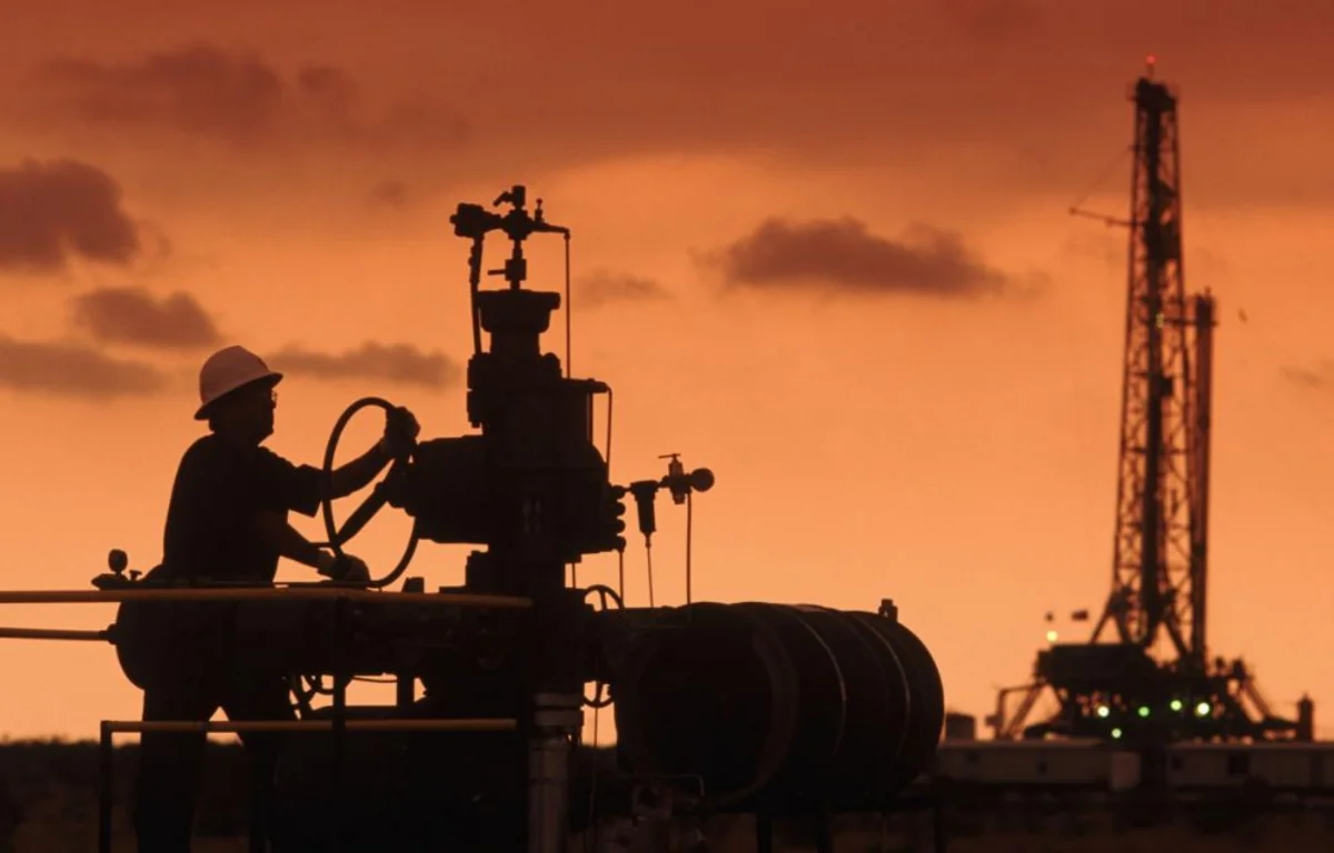Oil prices fall amid growing oil rigs in the US