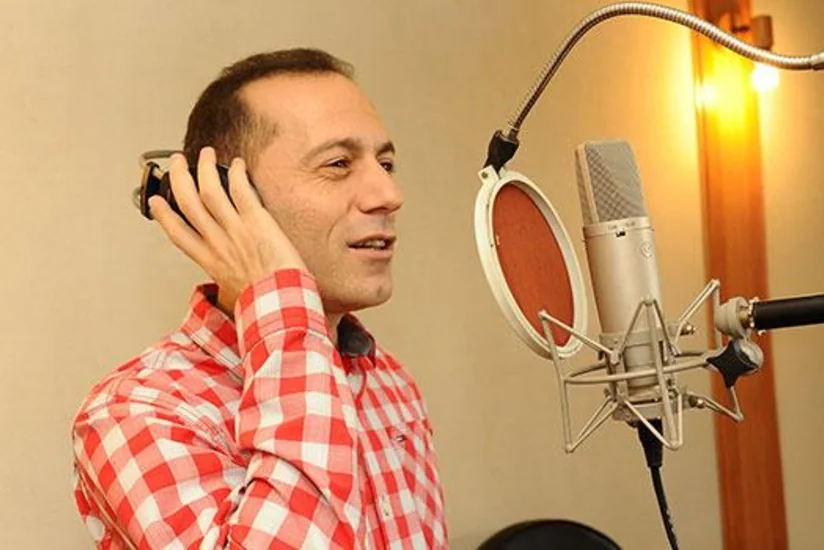 Türkiyəli FİFA referisi mahnı oxuyacaq