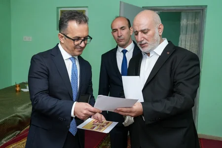 Ramin Məmmədov Bakıda fəaliyyət göstərən ziyarətgahlarda olub