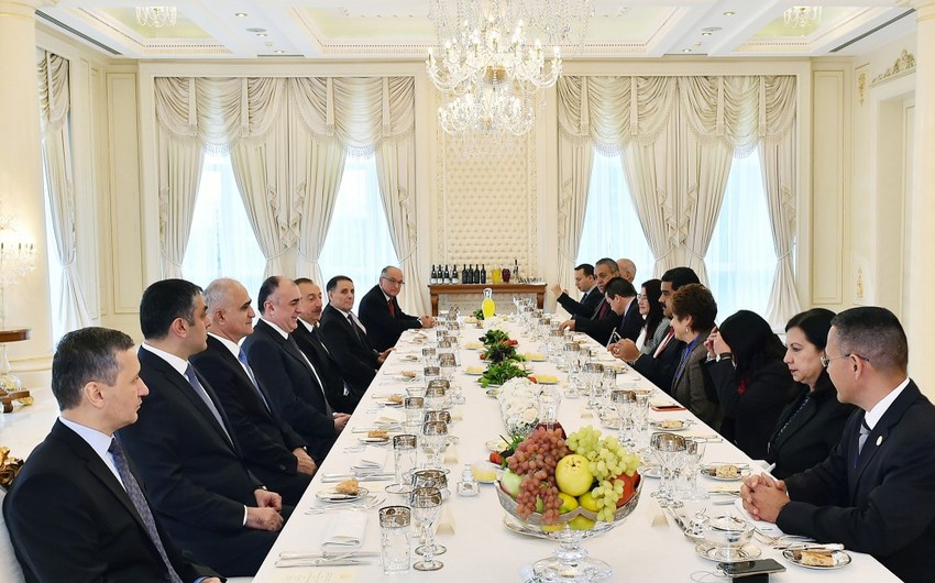 Venesuela prezidentinin şərəfinə rəsmi ziyafət verilib