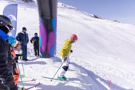 Japanese athletes hold skiing master class in Shahdag