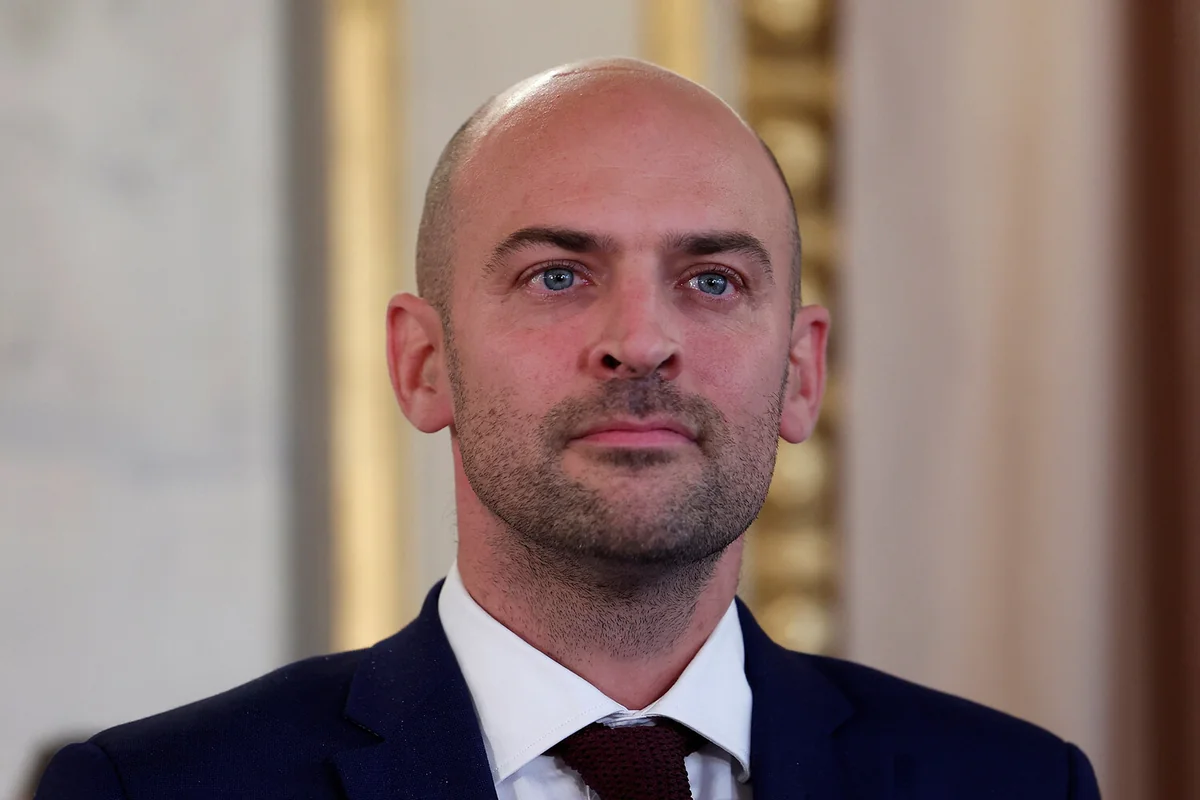 Fransada XİN başçısına istefa təklif edilib