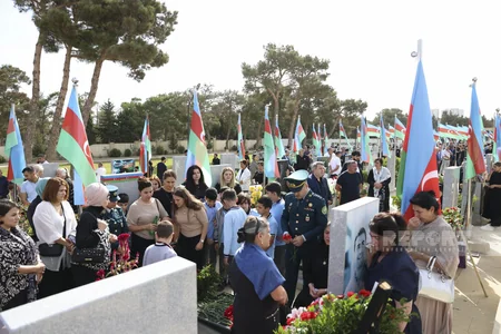İkinci Fəxri xiyabanda Vətən müharibəsinin ildönümü ilə əlaqədar anım mərasimi başlayıb -YENİLƏNİB