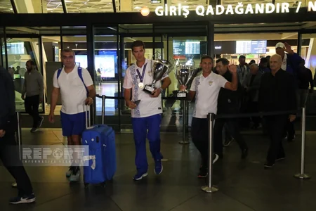 Azərbaycanın Avropa Kubokunun qalibi olmuş voleybolçuları Vətənə qayıdıb