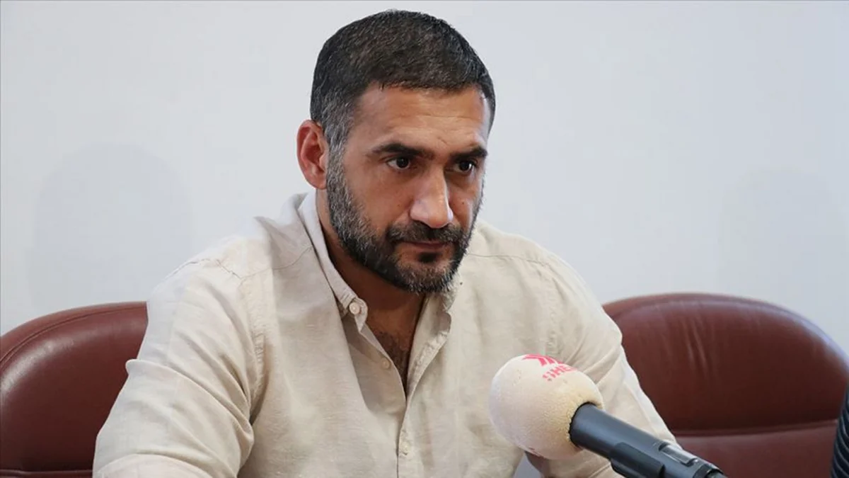 Qalatasarayın sabiq hücumçusu 44 yaşında karyerasını bərpa etdi