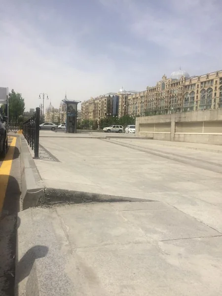 Bakıda taksi duracaqları üçün xətlər çəkilir