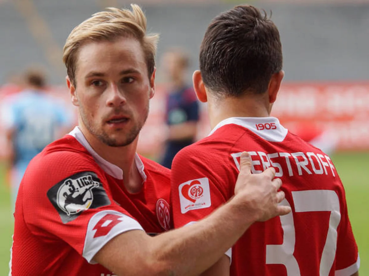 Qəbələnin rəqibi futbolçusunu komandadan göndərib