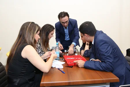 BANM: Azərbaycanda ilk dəfə robotlar biznes təhsildə tətbiq olunub