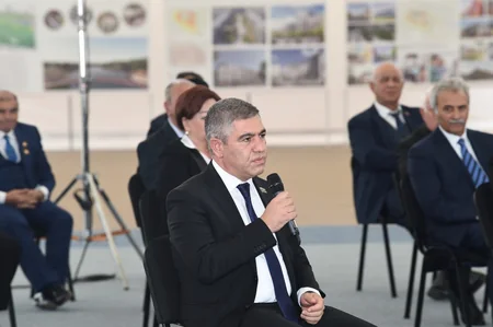 Prezident Füzuli rayon ictimaiyyətinin nümayəndələri ilə görüşüb - TAM MƏTN