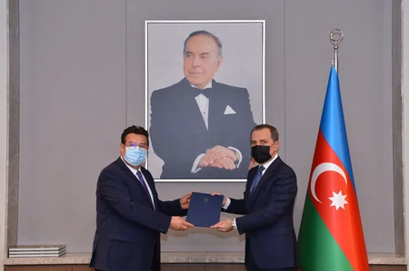 Ceyhun Bayramov Rumıniyanın Azərbaycandakı yeni səfiri ilə görüşüb