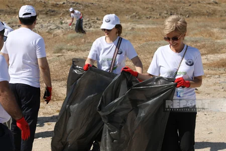 Bakıda milli insan hüquqları gününə həsr olunmuş aksiya keçirilib