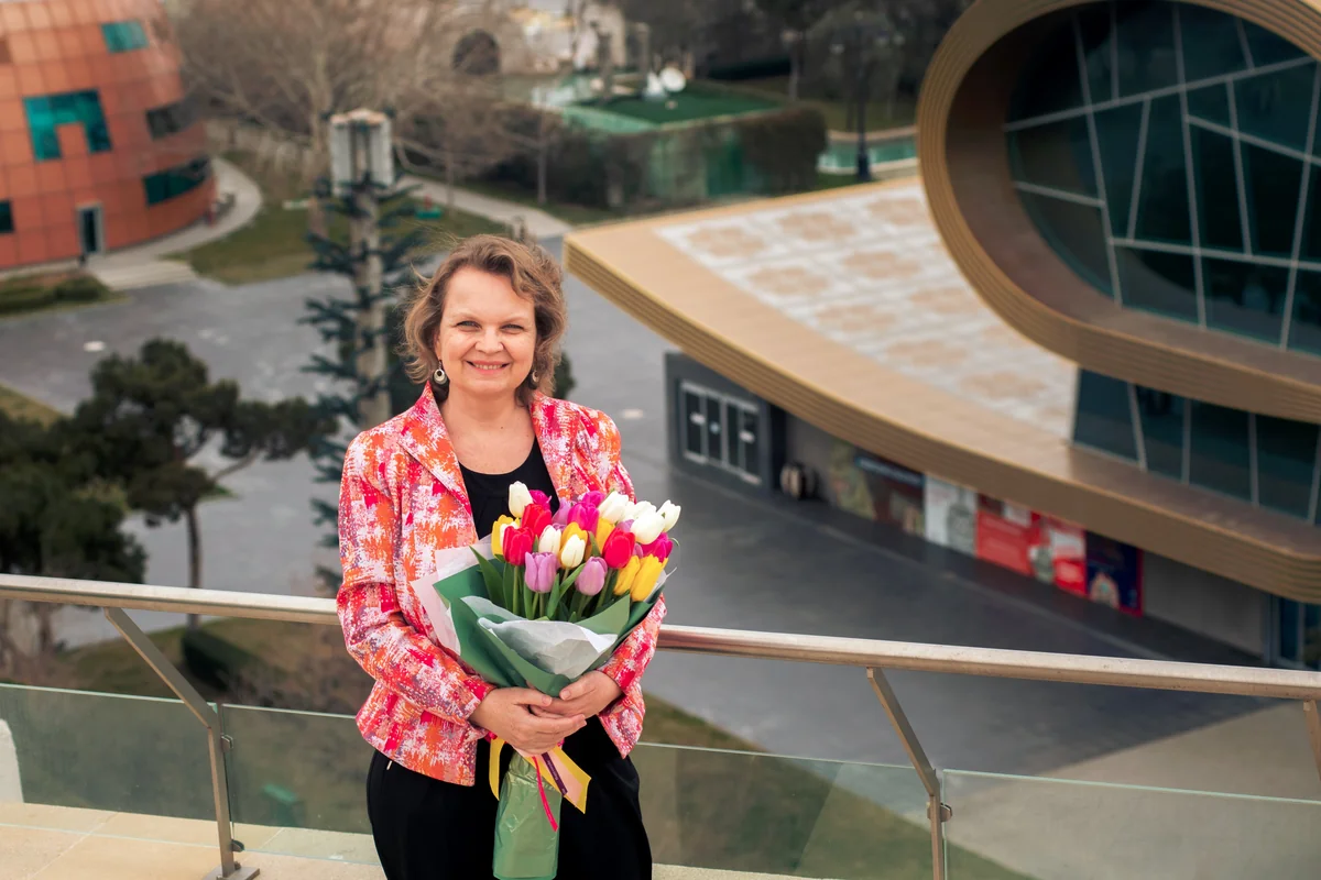 Niderland səfiri Azərbaycan qadınlarını təbrik edib