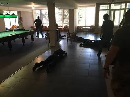 Ukraynada dəfn mərasimində 100-dən çox kriminal avtoritet tutulub