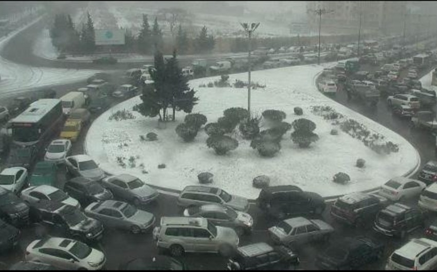 Snowy weather causes delays in public transport