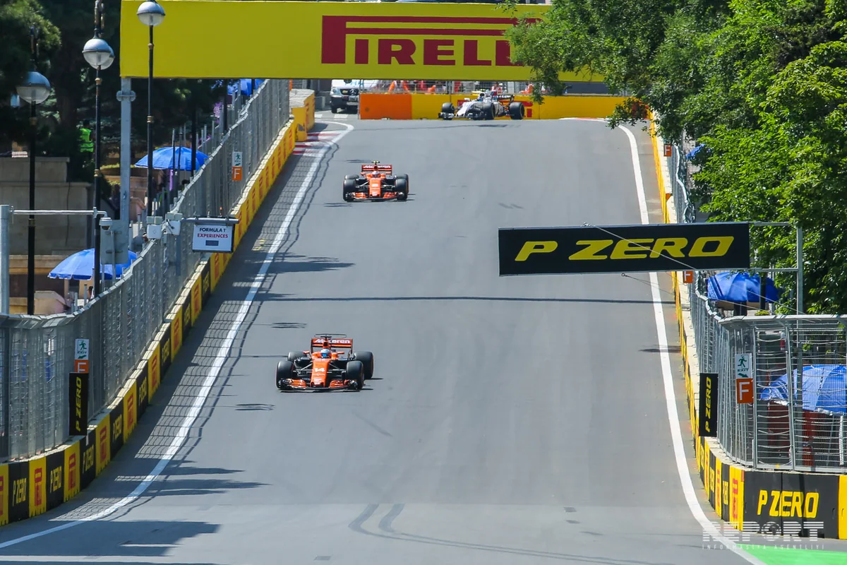 Bakı küçələrində Formula 1 həyəcanı - FOTOREPORTAJ