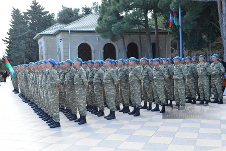 Sumqayıtda Zəfər Günü münasibətilə hərbçilərin yürüşü keçirilib