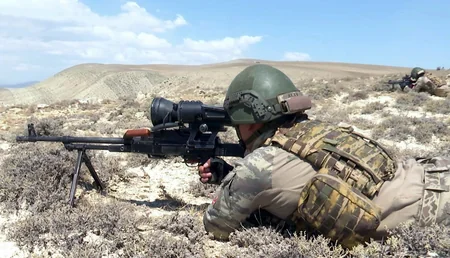 Taktiki təlimlər Quru Qoşunları bölmələrinin iştirakı ilə davam edir