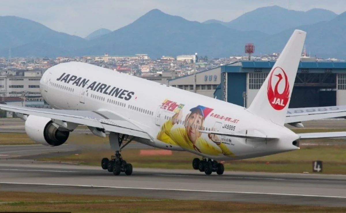 Japan Airlines намерена выдать каждому сотруднику пособия