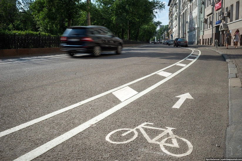 Azərbaycanda  avtobus və velosiped zolağına daxil olanlar 100 manat cərimə ediləcək