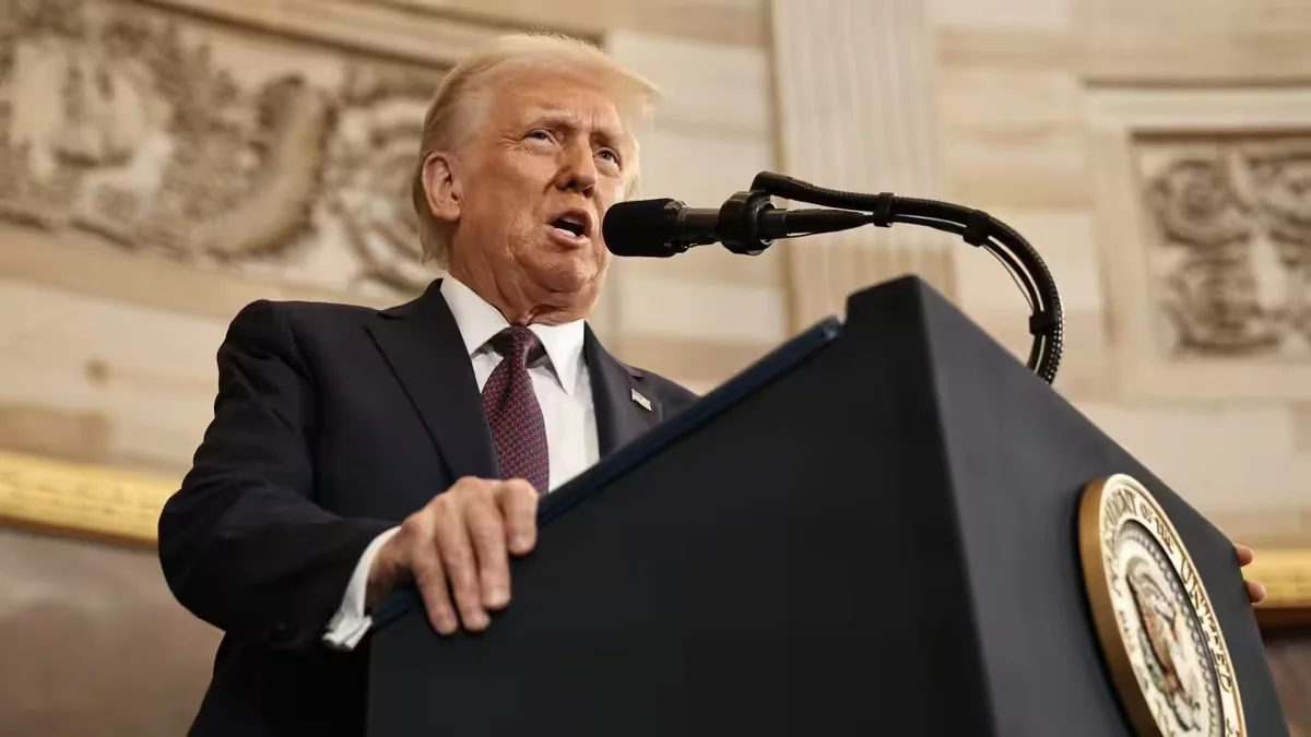 Трамп продлил чрезвычайное положение в США