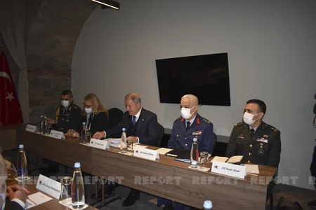 Turkish, Georgian defense ministers discuss situation in region