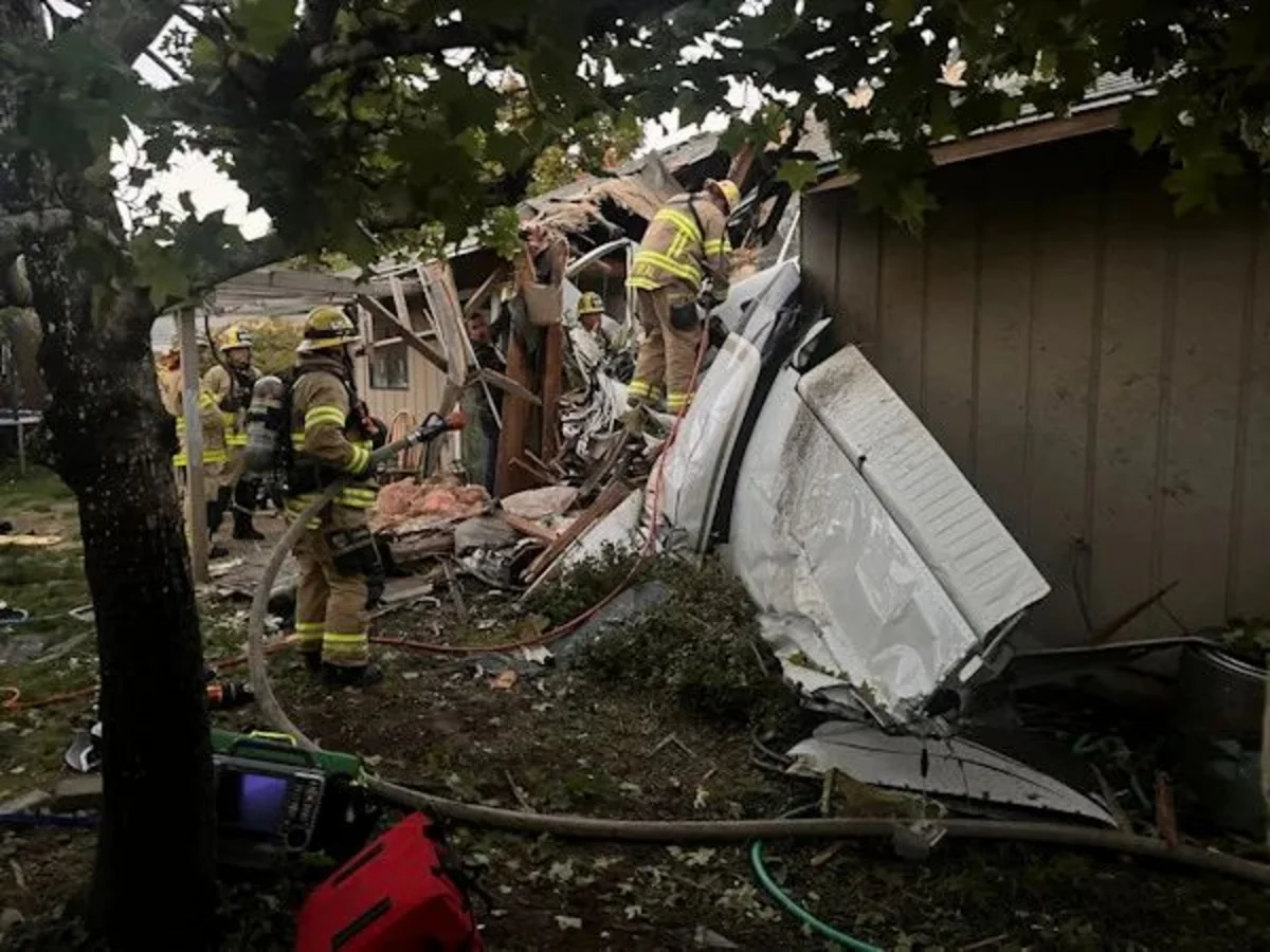 Plane crashes into residential building in US, killing 2