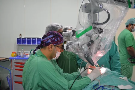 Həkim: “Eşidə bilməyən uşaqları tam sağaltmaq olur”