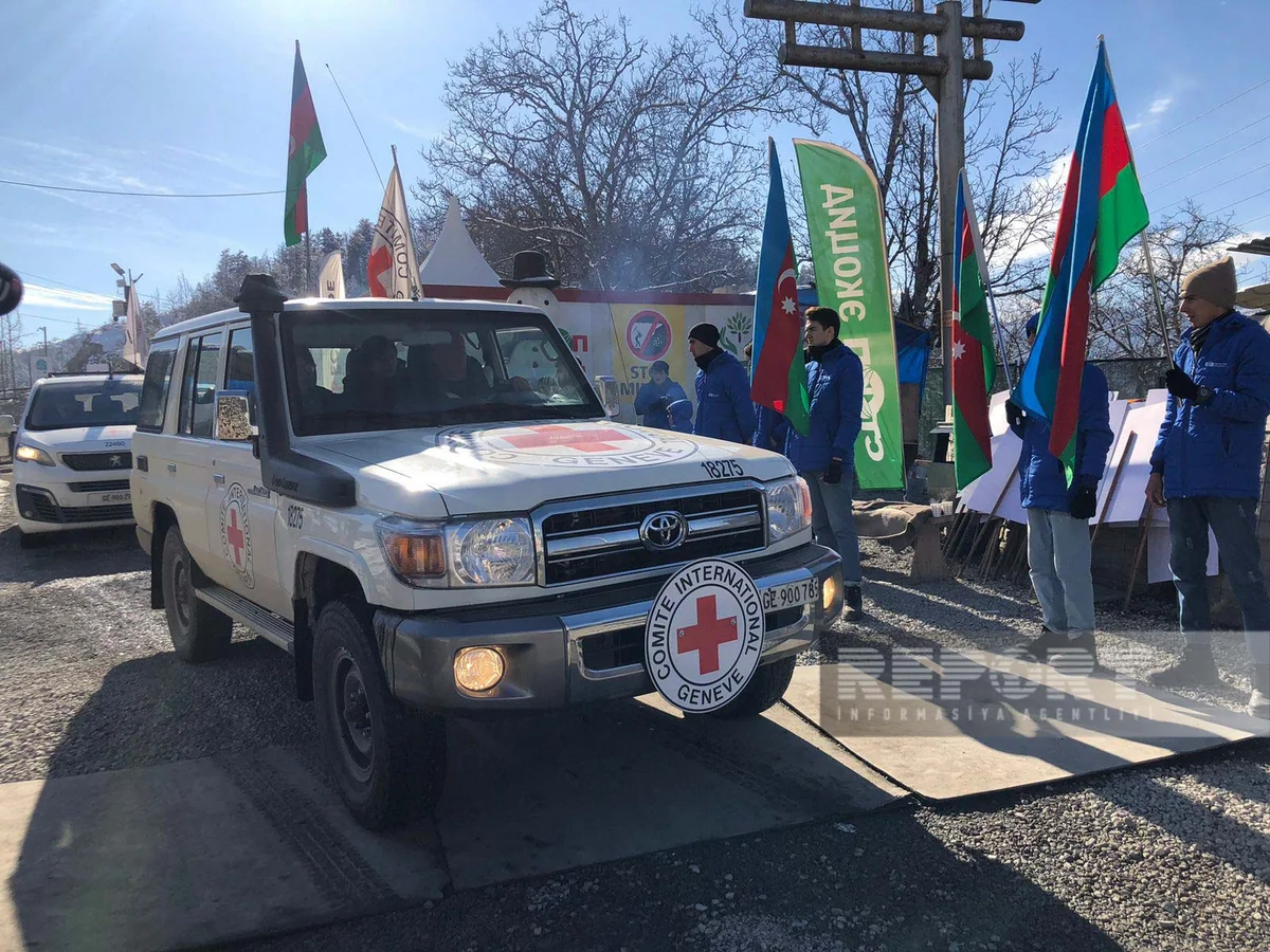 По дороге Ханкенди-Лачын беспрепятственно проехали шесть автомобилей МККК