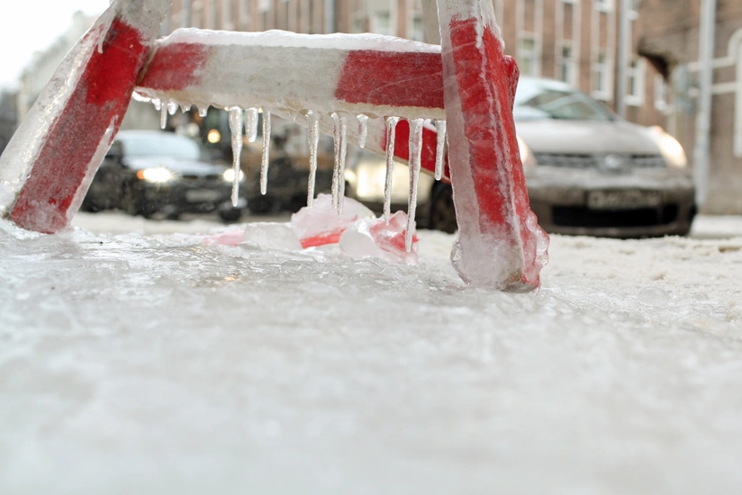 France declares penultimate level of weather hazard