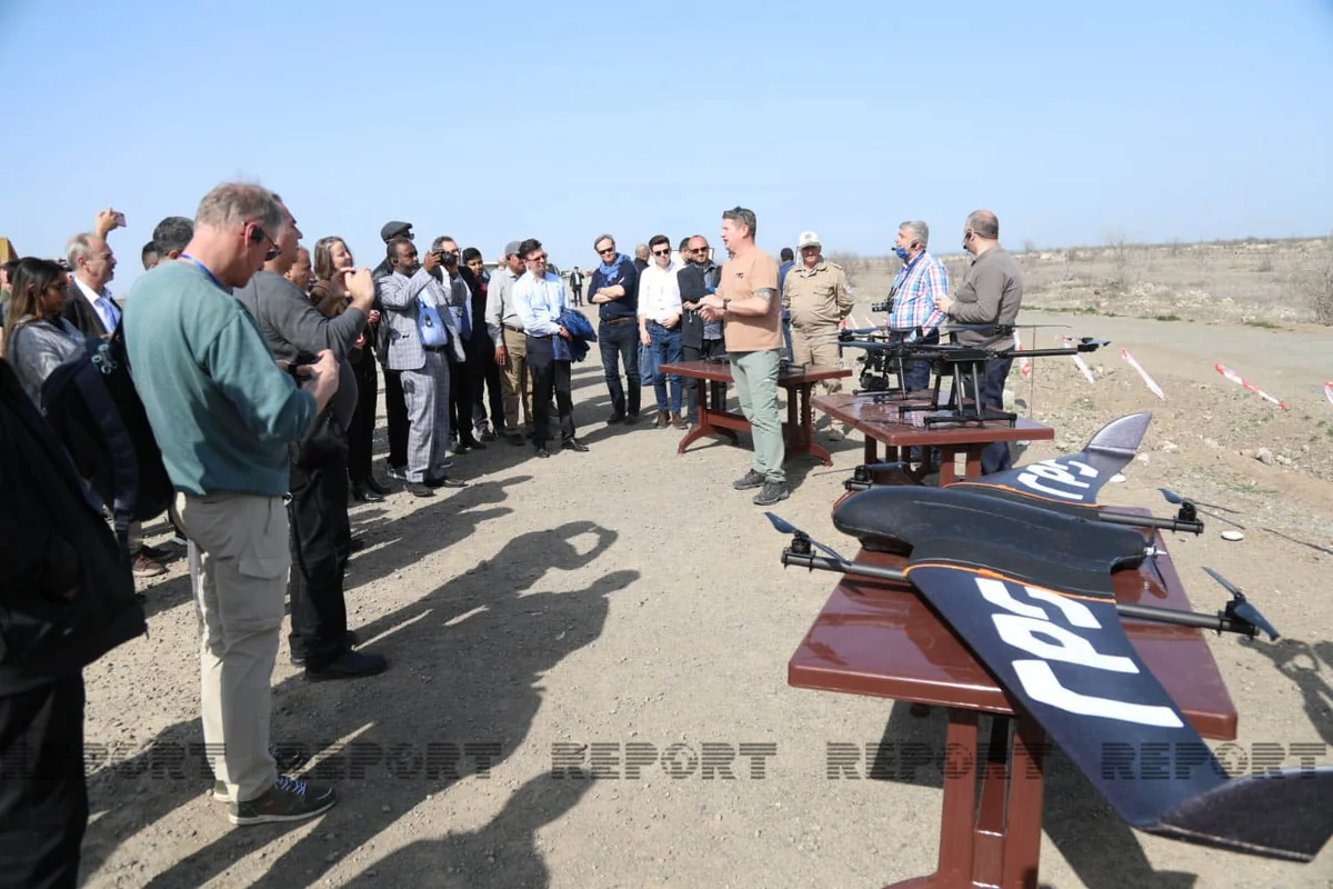 Beynəlxalq konfransın iştirakçıları ANAMA-nın Ağdamdakı regional mobil sahə düşərgəsi ilə tanış olublar