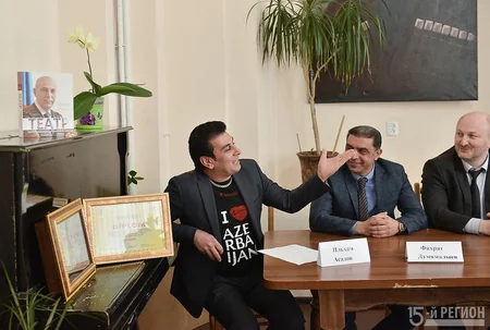 Gənc Tamaşaçılar Teatrının yaradıcı heyəti qastrol səfərindən qayıdıb