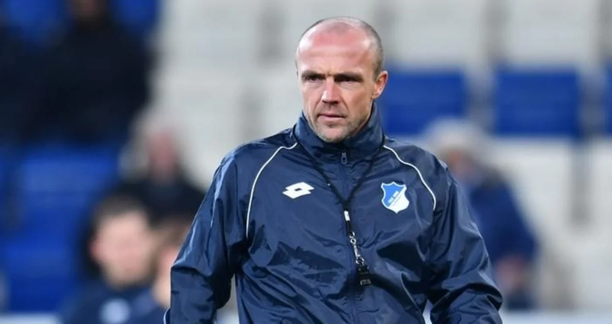 Bundesliqa klubu baş məşqçisini qovdu