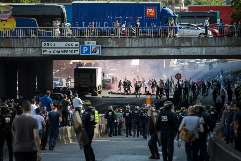 Taxi drivers protesting in France
