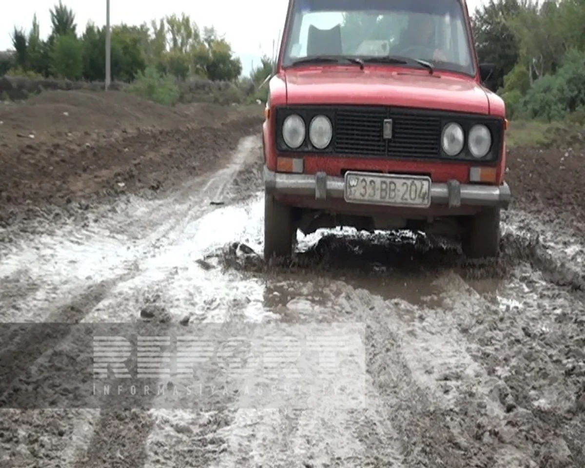 Kürdəmirin qışda palçıqlı, yayda toz-torpaqlı yolu nə vaxt abadlaşacaq? - REPORTAJ