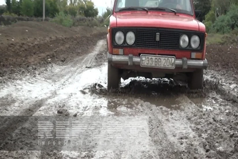 Kürdəmirin qışda palçıqlı, yayda toz-torpaqlı yolu nə vaxt abadlaşacaq? - REPORTAJ