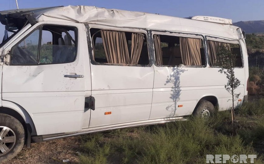 Hacıqabulda mikroavtobus qəzasında yaralananlardan ikisinin vəziyyəti orta-ağırdır - YENİLƏNİB-2