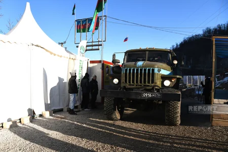 Total of 55 vehicles belonging to peacekeepers pass freely through Khankandi-Lachin road - VIDEO