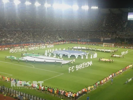 Azərbaycan bayraqları ilə əhatələnmiş stadion və unudulmaz Super Kubok matçı - REPORTAJ