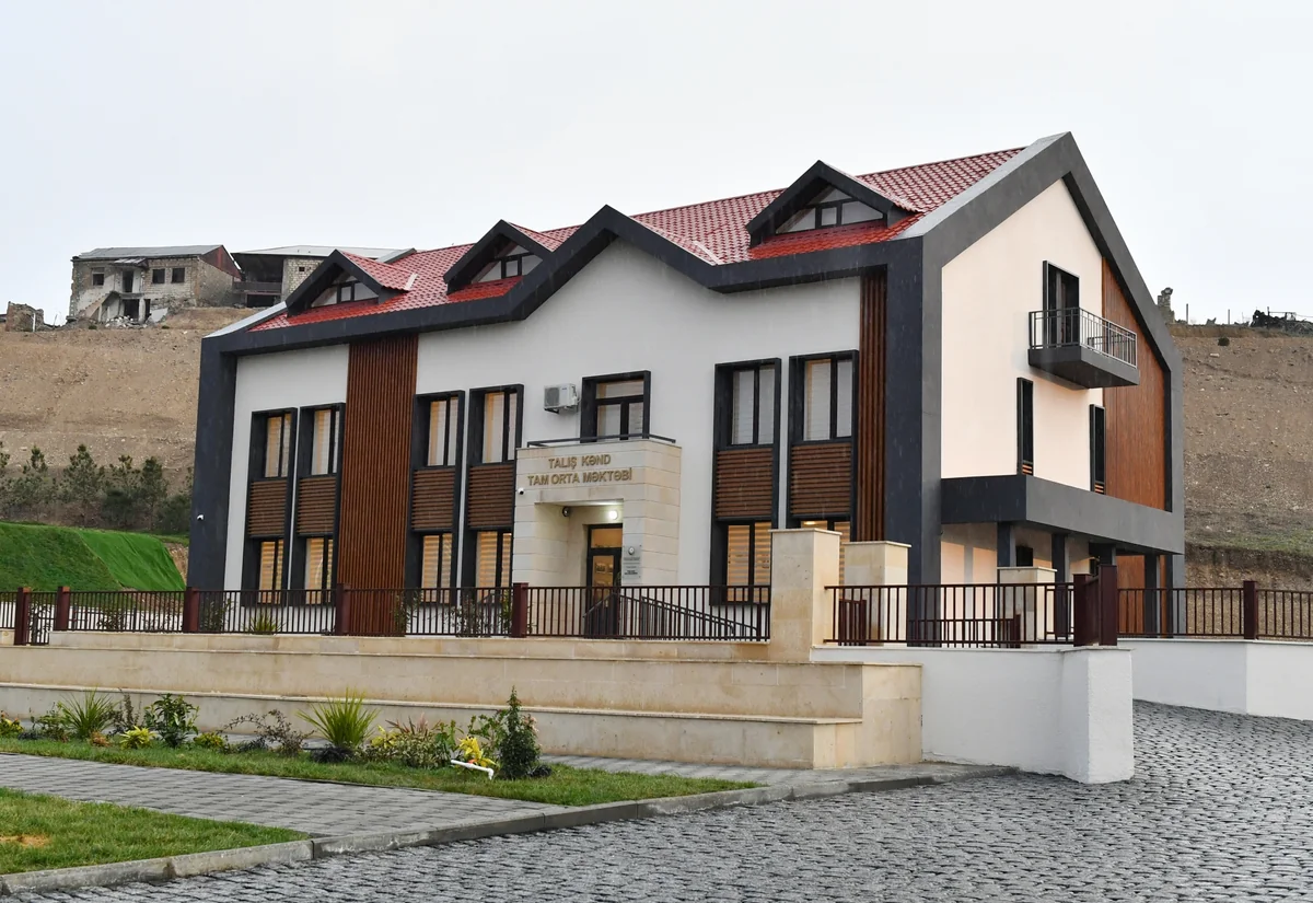 В средней школе села Талыш прозвенел первый звонок